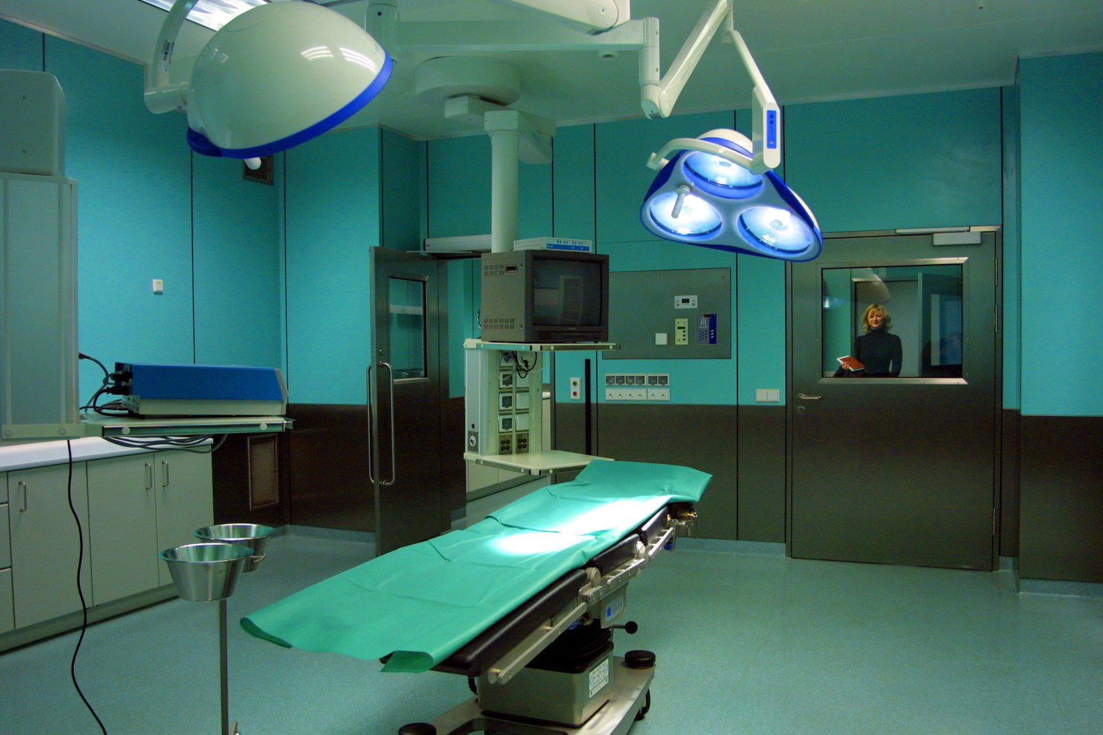 operating-room-1442366.jpg